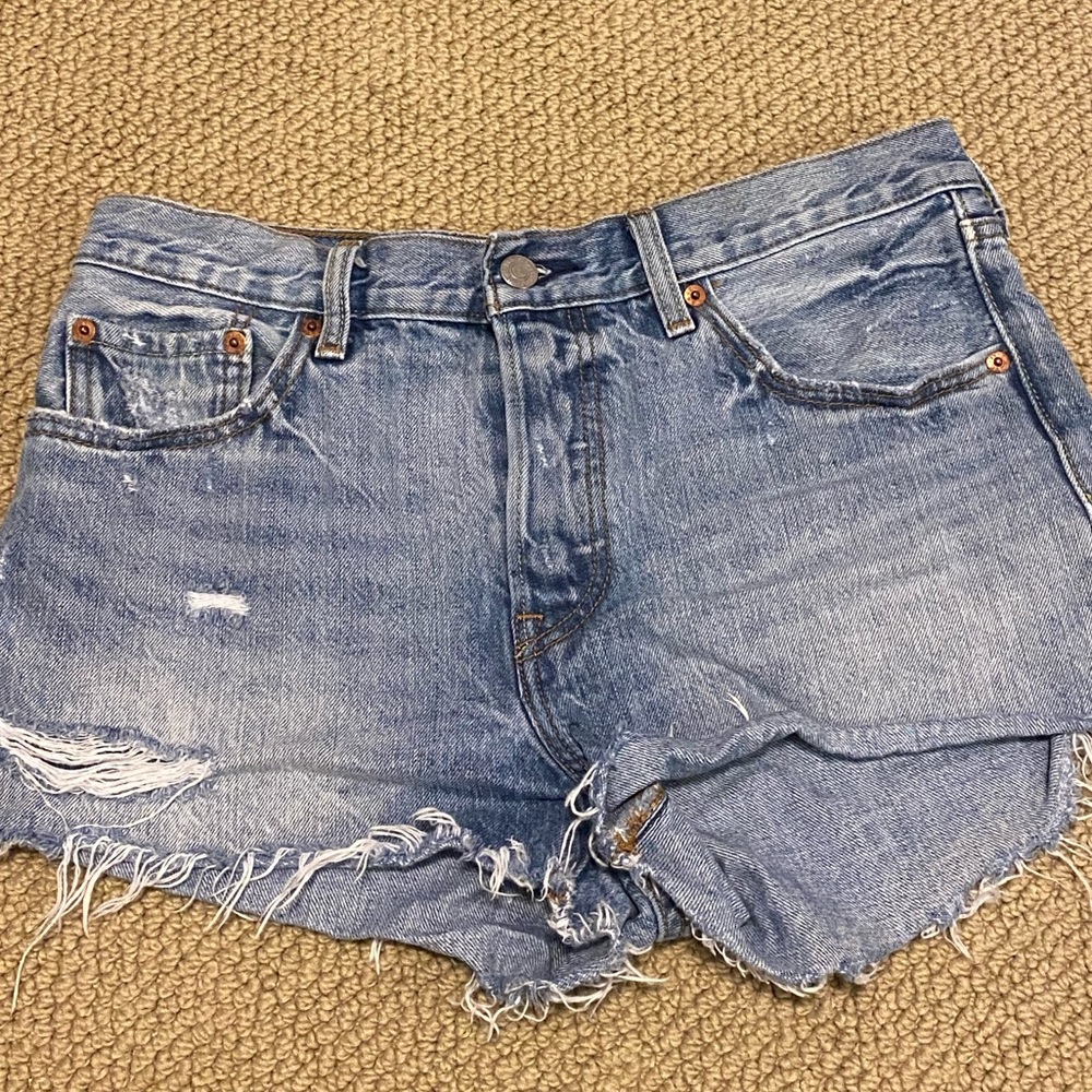 Levi’s Mid Rise shorts